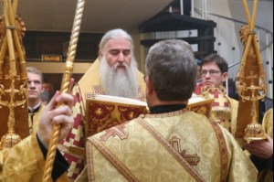 Божественная литургия в храме во имя святителя и чудотворца Николая на Елшанском кладбище г. Саратова