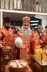 Божественная литургия и панихида в храме во имя святителя и чудотворца Николая на Елшанском кладбище г.Саратова