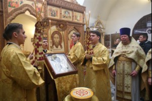 Божественная литургия в храме во имя святителя и чудотворца Николая на Елшанском кладбище г. Саратова