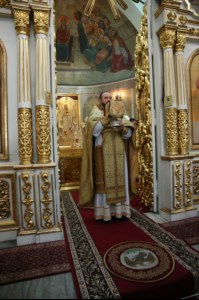 Божественная литургия в храме во имя Всех святых, в земле Российской просиявших, г.Саратова