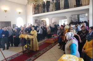 Божественная литургия в храме святителей Василия Великого, Григория Богослова, Иоанна Златоуста г.Саратова