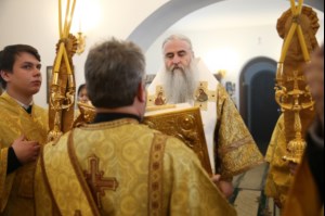Божественная литургия в храме святителя Иоанна Златоуста в п. Зональный г.Саратова