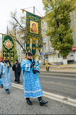 В Саратове прошел традиционный крестный ход с Казанской иконой Божией Матери