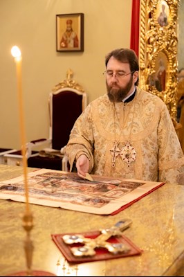 Митрополит Игнатий совершил Божественную литургию и молебен на новый год в Покровском соборе г. Саратова