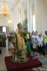 Божественная литургия и Великая вечерня в Свято-Троицком соборе Вольска
