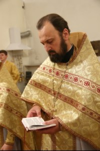 Божественная литургия в храме в честь Покрова Пресвятой Богородицы р.п. Новые Бурасы