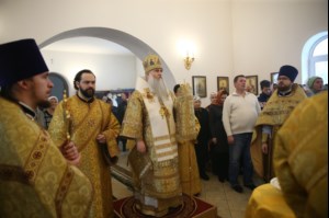 Божественная литургия в храме святителя Иоанна Златоуста в п. Зональный г.Саратова