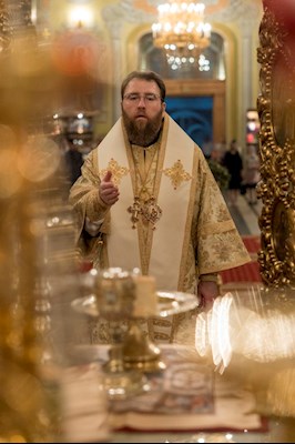 Митрополит Игнатий совершил ночную Божественную литургию в Покровском соборе г. Саратова
