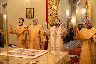 Митрополит Игнатий совершил Божественную литургию и молебен на новый год в Покровском соборе г. Саратова