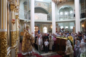 Божественная литургия в храме во имя Всех Святых, в земле Российской просиявших, г.Саратова