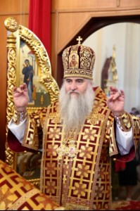 Митрополит Лонгин возглавил Литургию с сурдопереводом