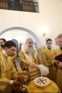 Божественная литургия в храме святителя Иоанна Златоуста в п. Зональный г.Саратова