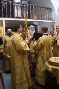 Божественная литургия в храме во имя святителя и чудотворца Николая на Елшанском кладбище г. Саратова