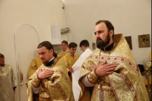 Божественная литургия в храме в честь Покрова Пресвятой Богородицы р.п. Новые Бурасы