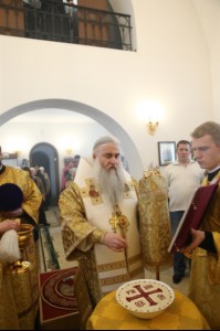 Божественная литургия в храме святителя Иоанна Златоуста в п. Зональный г.Саратова