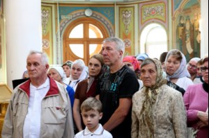 Божественная литургия в храме во имя Всех Святых, в земле Российской просиявших, г.Саратова