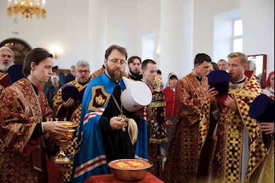 Божественная литургия в храме новомучеников и исповедников Саратовских г. Саратова
