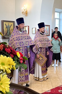 Митрополит Игнатий совершил Божественную литургию в храме Новомучеников и исповедников Саратовских г. Саратова