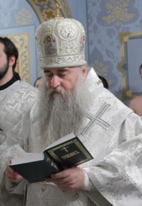 Крещальная литургия в Свято-Троицком соборе Саратова