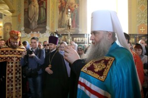Великая Пасхальная вечерня в Покровском храме Саратова