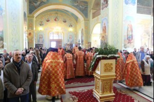 Божественная литургия в храме в честь Покрова Пресвятой Богородицы