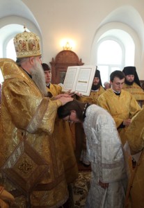 Божественная литургия в Спасо-Преображенском мужском монастыре Саратова