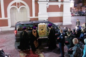 В Саратов принесена чудотворная Феодоровская икона Божией Матери