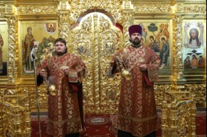 Божественная литургия в Свято-Троицком кафедральном соборе г. Саратова