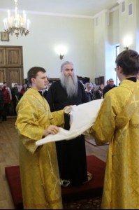 Божественная литургия на Архиерейском подворье — храме во имя преподобного Серафима Саровского г. Саратова