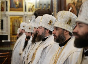 Митрополит Лонгин принял участие в Патриаршем богослужении в Храме Христа Спасителя в день открытия Рождественских чтений