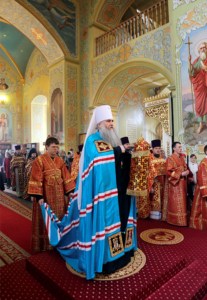 Божественная литургия в храме в честь Покрова Пресвятой Богородицы г.Саратова