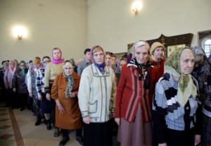 Вечерня в соединении с Божественной литургией свт. Иоанна Златоуста в храме в честь Благовещения Пресвятой Богородицы г.Вольска