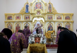 Божественная литургия в храме во имя святителей Василия Великого, Григория Богослова, Иоанна Златоуста г. Саратова