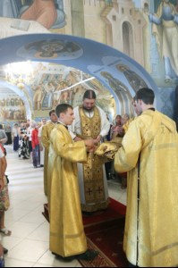 Епископ Пахомий совершил Божественную литургию в Свято-Троицком кафедральном соборе Саратова
