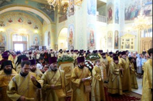 Божественная литургия и молебен у мощей святого равноапостольного князя Владимира в Покровском храме г.Саратова