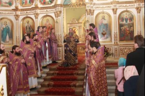Божественная литургия в храме в честь Покрова Божией Матери города Саратова