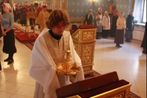 Божественная литургия в Свято-Троицком соборе Саратова