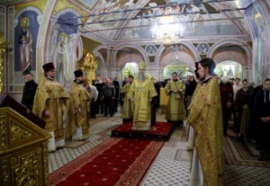 Божественная литургия и новогодний молебен в Свято-Троицком кафедральном соборе города Саратова