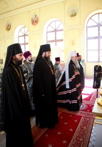 Литургия Преждеосвященных Даров на Архиерейском подворье — храме во имя святого апостола и евангелиста Иоанна Богослова при Саратовской православной духовной семинарии