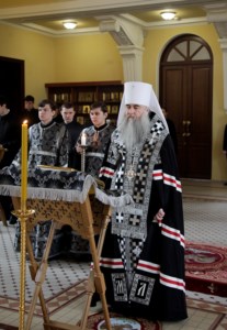 Царские часы на Архиерейском подворье — храме во имя святого апостола и евангелиста Иоанна Богослова при Саратовской православной духовной семинарии