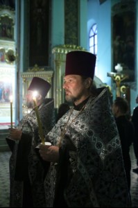Митрополит Лонгин совершил утреню с Чином погребения