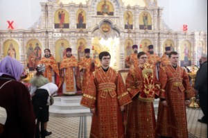 Божественная литургия в храме во имя святых первоверховных апостолов Петра и Павла г. Аткарска