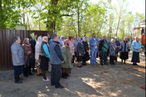 Совершен чин освящения креста и купола храма в честь иконы Божией Матери «Нечаянная Радость» в Заводском районе