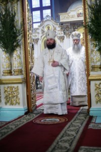 Заупокойная Литургия и панихида в Духосошественском кафедральном соборе Саратова