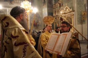 Всенощное бдение в храме в честь Покрова Божией Матери Саратова