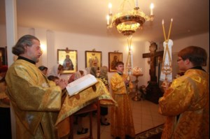 Божественная литургия в Крестовоздвиженском храме города Саратова
