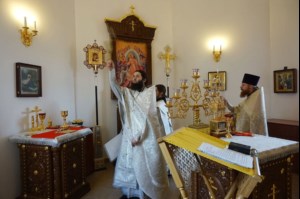 Совершены Чин положения антиминса и первая Литургия в Успенском храме г. Вольска