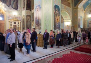 Всенощное бдение в храме в честь Покрова Пресвятой Богородицы г. Саратова