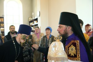 Божественная литургия в храме святых первоверховных апостолов Петра и Павла г. Красноармейска