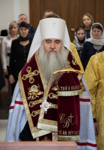 Митрополит Лонгин освятил здание епархиального управления после капитального ремонта